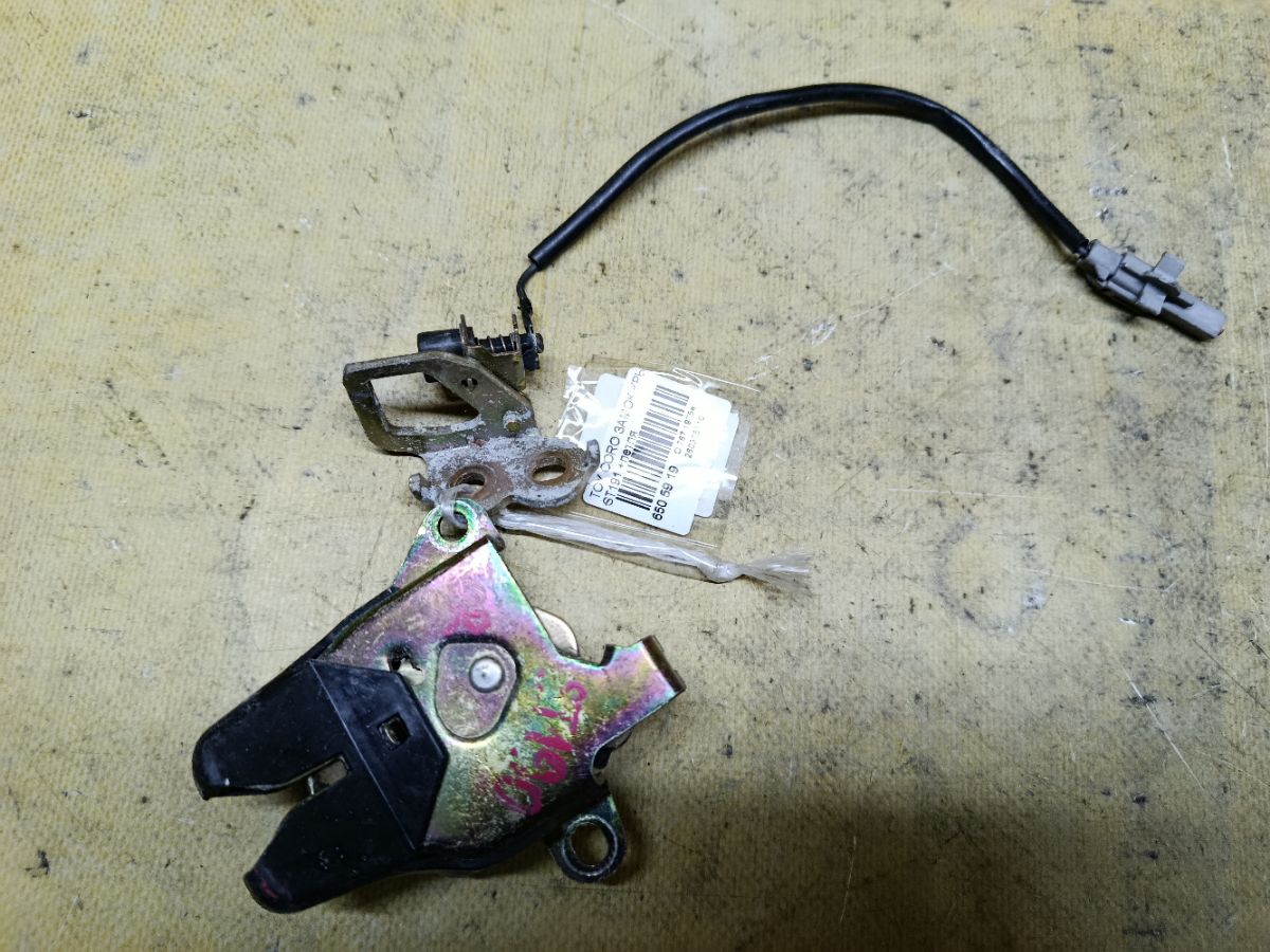 Замок крышки багажника на Toyota Corona ST191 Фото 1