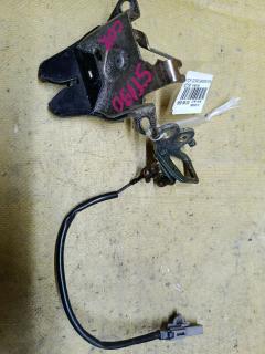 Замок крышки багажника на Toyota Corona ST191 Фото 2