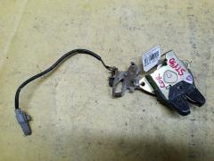 Замок крышки багажника на Toyota Corona ST191 Фото 2