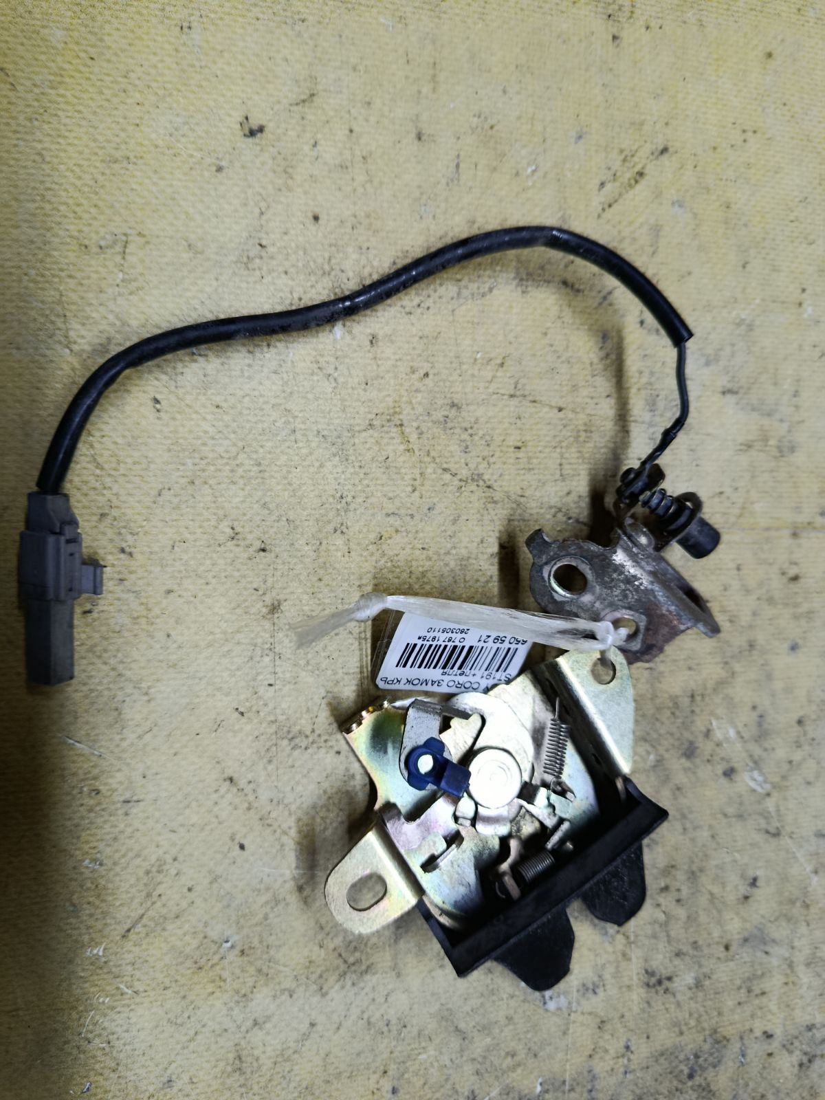 Замок крышки багажника на Toyota Corona ST191 Фото 1