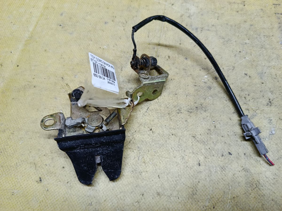 Замок крышки багажника на Toyota Corona ST191 Фото 1