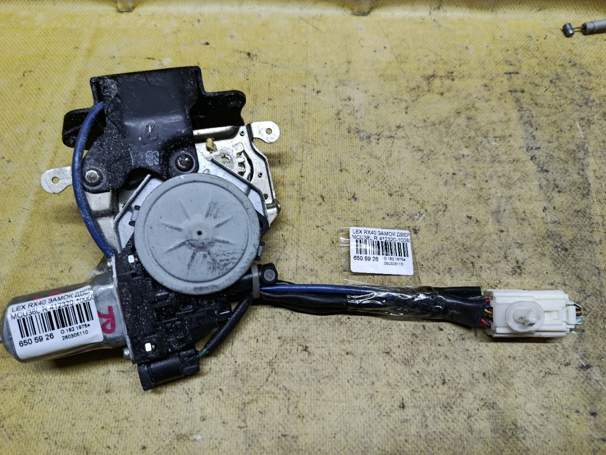 Замок двери 412320-10080 на Lexus Rx400h MCU38L Фото 1