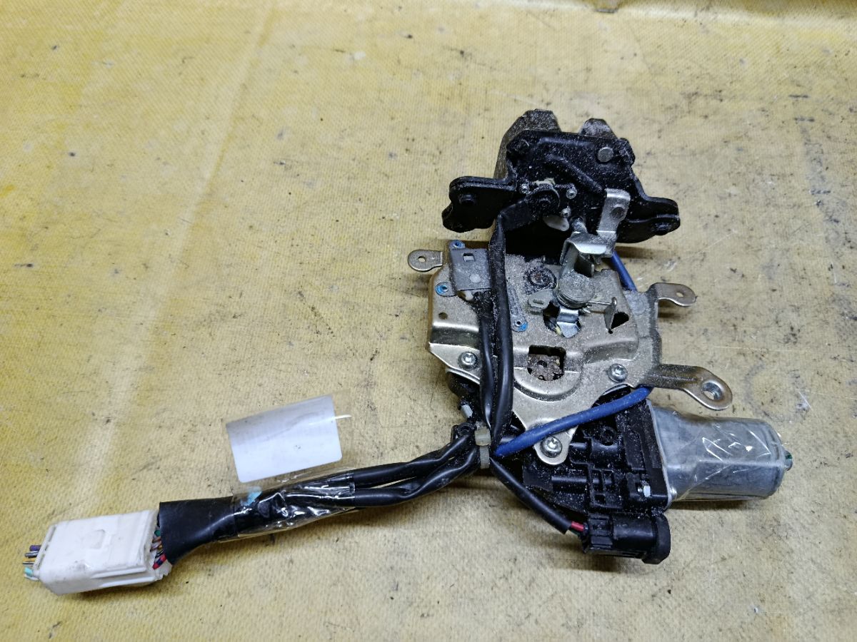 Замок двери 412320-10080 на Lexus Rx400h MCU38L Фото 2