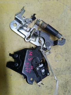 Замок крышки багажника на Mazda 3 BL5FP