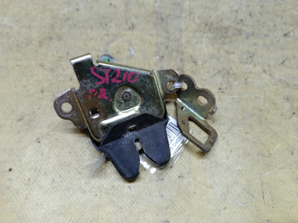 Замок крышки багажника на Toyota Corona Premio ST210 Фото 2