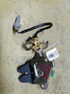 Замок крышки багажника на Toyota Corona Premio ST210 Фото 2