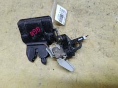 Замок крышки багажника на Nissan Bluebird Sylphy QG10