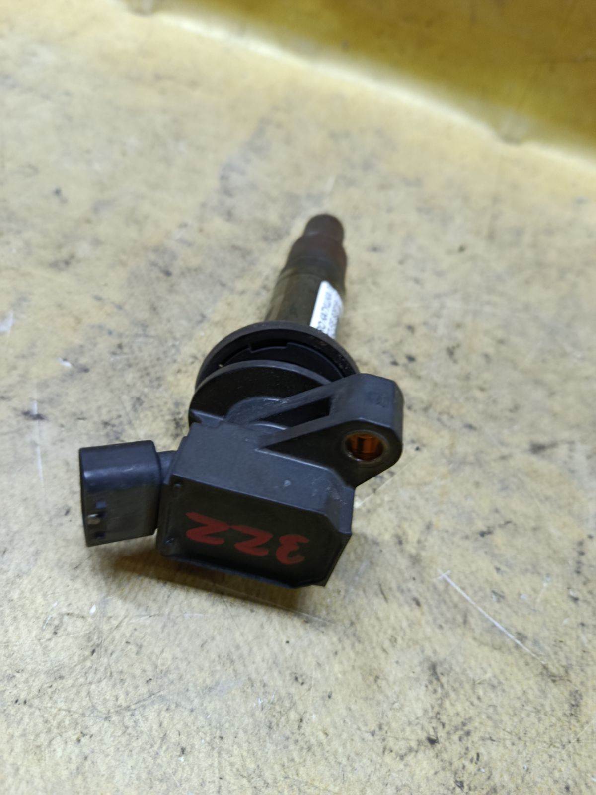 Катушка зажигания 90919-T2002 на Toyota Corolla ZZE121 3ZZ-FE Фото 2