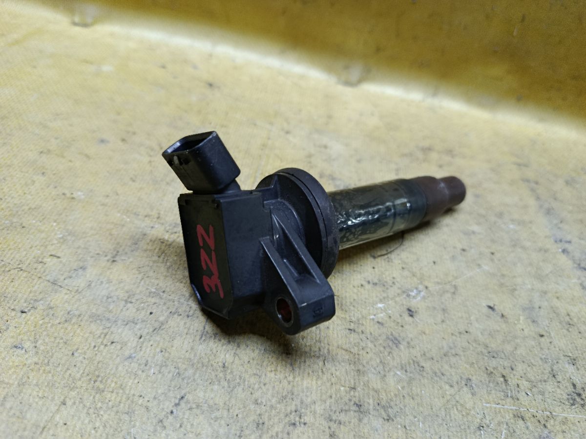 Катушка зажигания 90919-T2002 на Toyota Corolla ZZE121 3ZZ-FE Фото 1