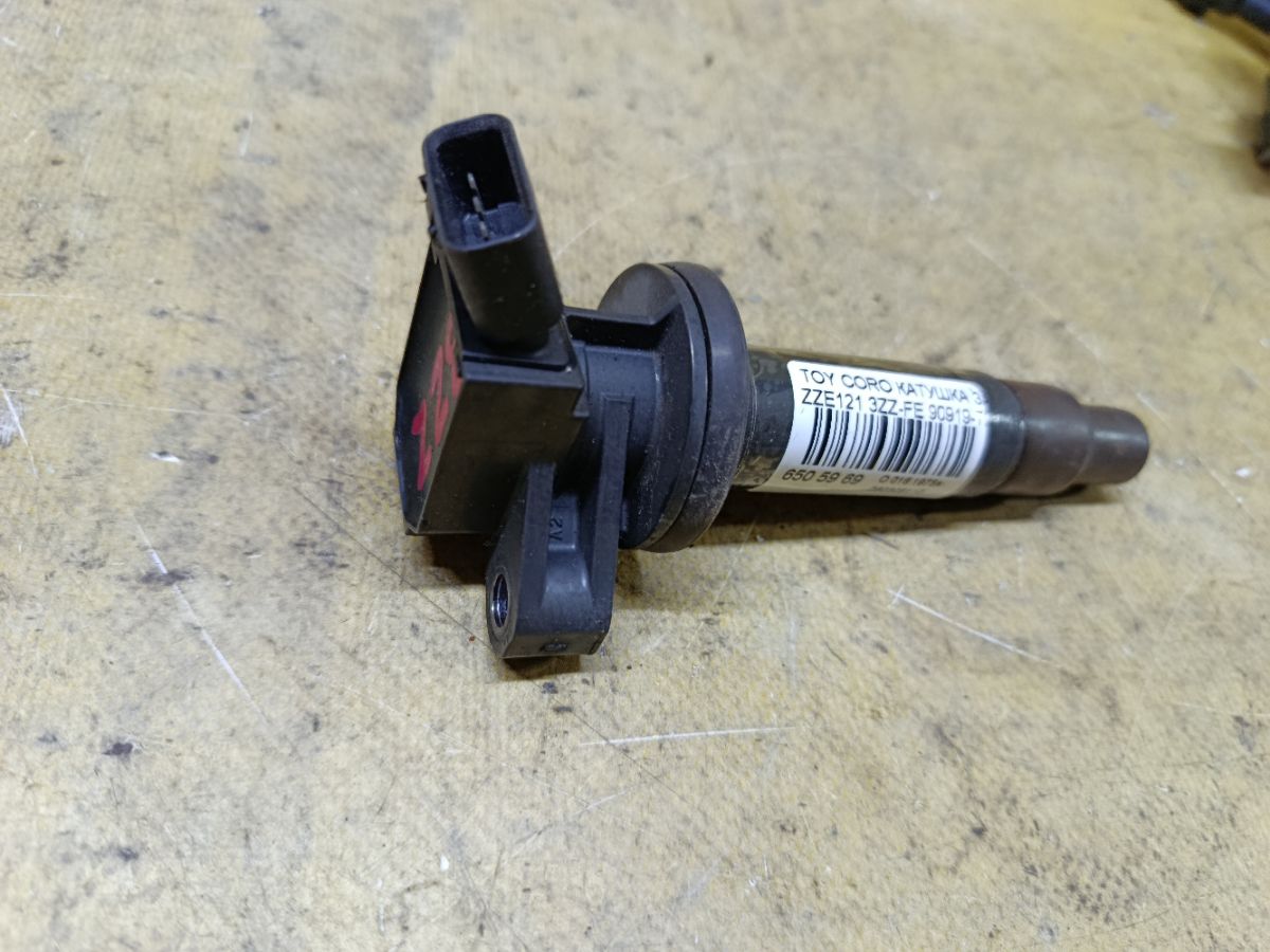 Катушка зажигания 90919-T2002 на Toyota Corolla ZZE121 3ZZ-FE Фото 1