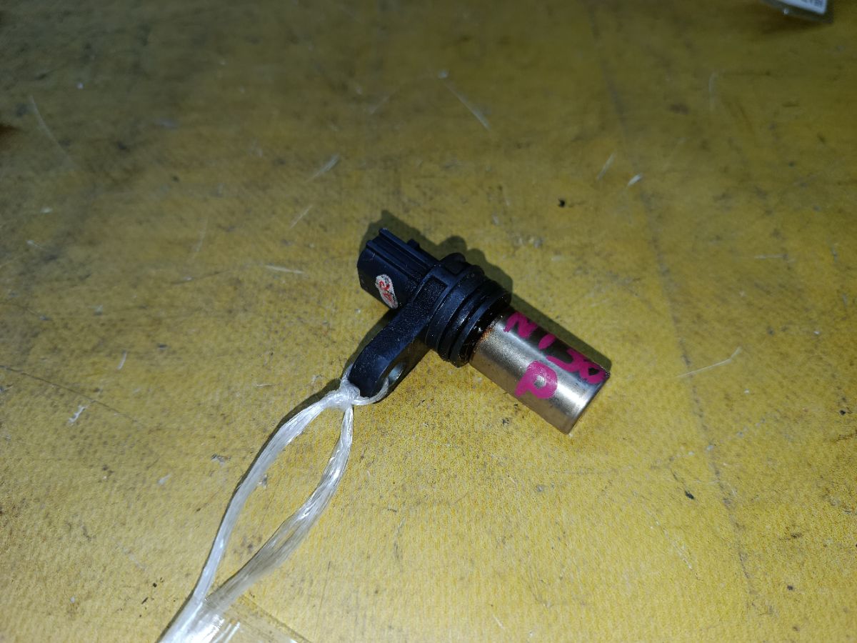 Датчик положения распредвала 23731-6N205, 23731-6N206, 23731-6N20A, 23731-6N20C, 23731-6N21A на Nissan X-Trail NT30 QR20DE Фото 1