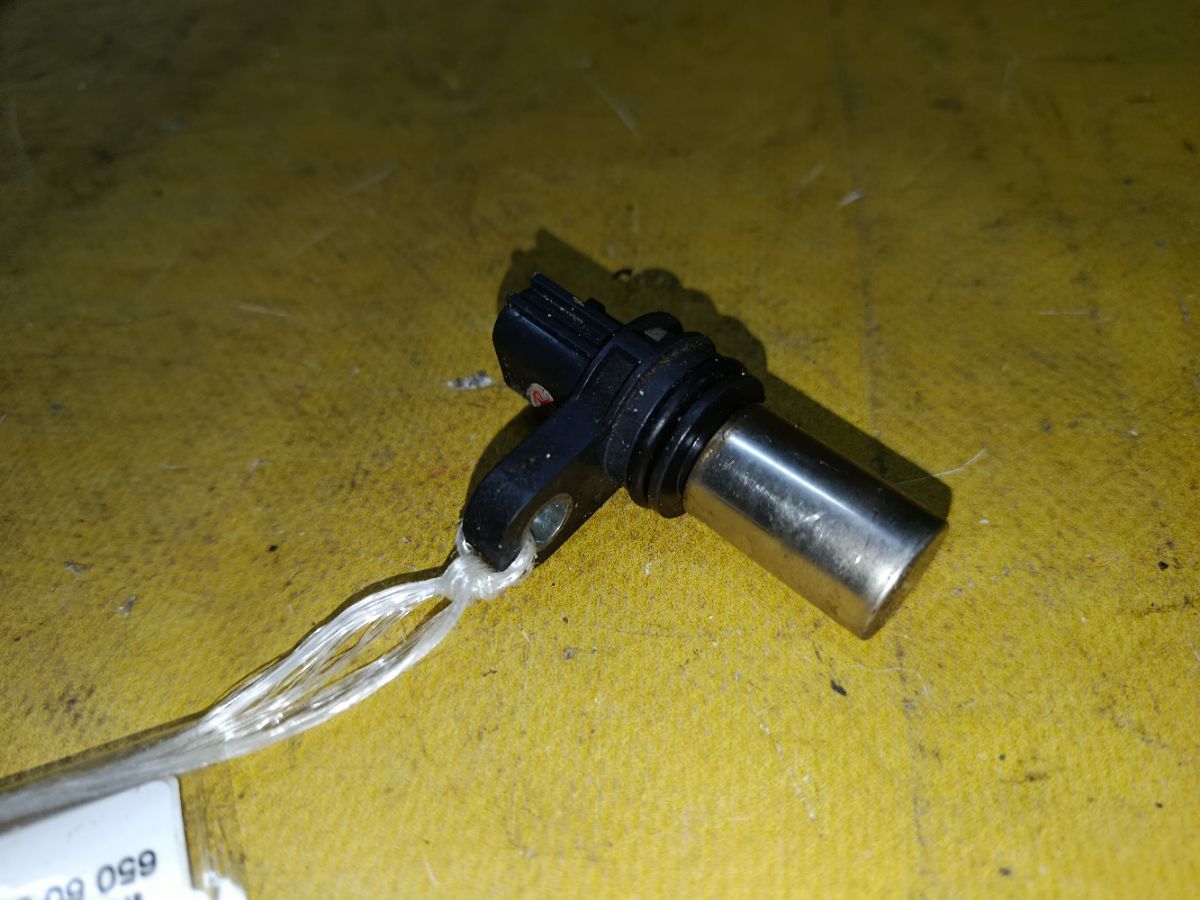 Датчик положения коленвала 23731 6N200 на Nissan X-Trail NT30 QR20DE Фото 1