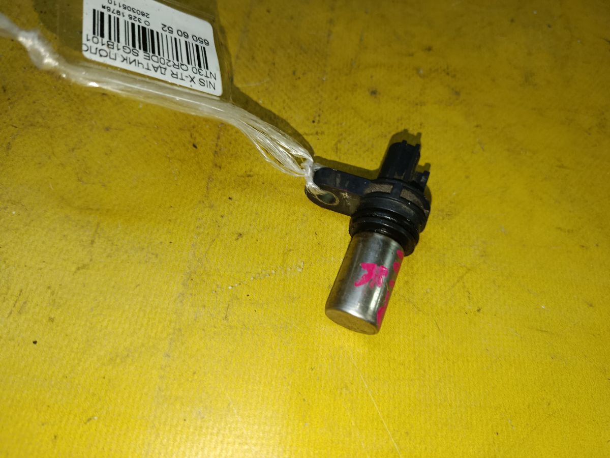 Датчик положения коленвала 23731 6N200 на Nissan X-Trail NT30 QR20DE Фото 1