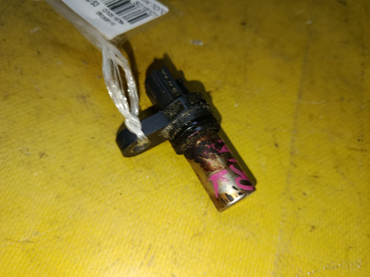 Датчик положения коленвала 23731 6N200 на Nissan X-Trail NT30 QR20DE Фото 1