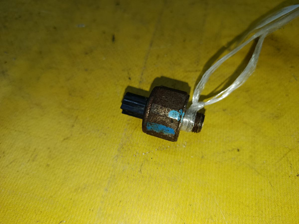 Датчик детонации 30530 PNA 003 на Honda Cr-V RD5 K20A Фото 1