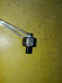 Датчик детонации на Honda Cr-V RD5 K20A 30530 PNA 003