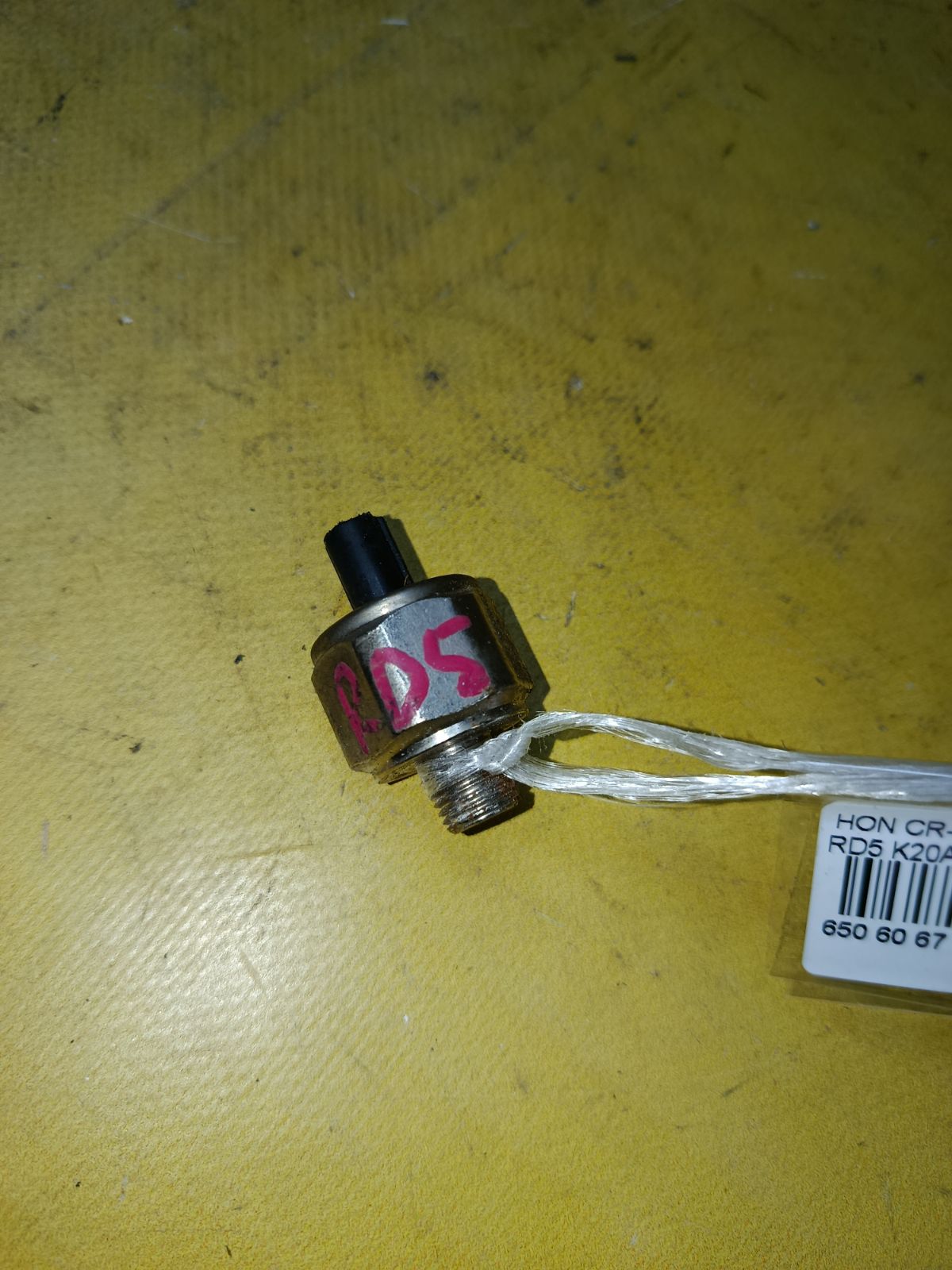 Датчик детонации 30530 PNA 003 на Honda Cr-V RD5 K20A Фото 1