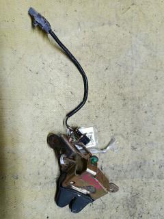 Замок крышки багажника на Toyota Corona Premio ST210 Фото 2