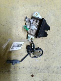 Замок крышки багажника на Toyota Corona Premio ST210