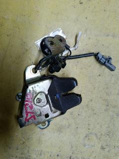 Замок крышки багажника на Toyota Corona Premio ST210 Фото 2