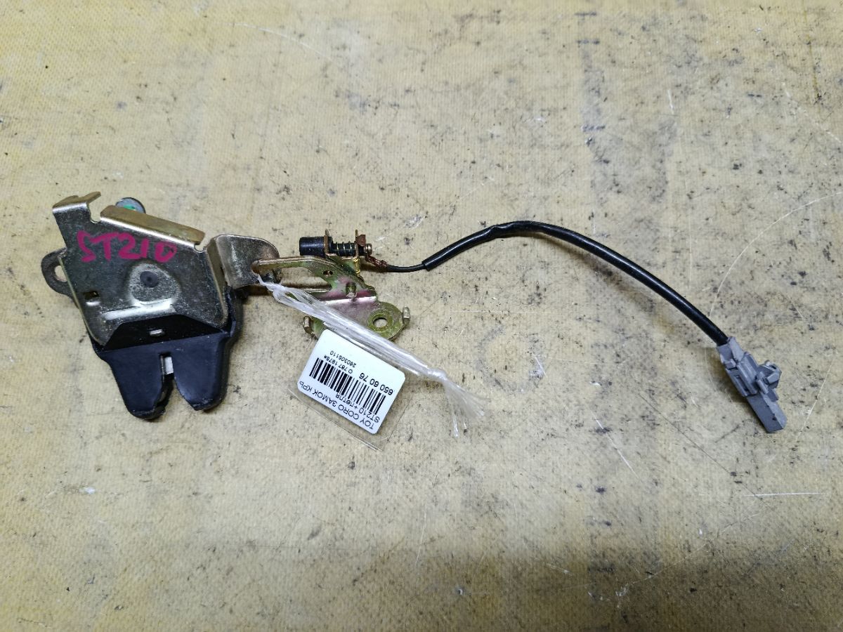 Замок крышки багажника на Toyota Corona Premio ST210 Фото 2