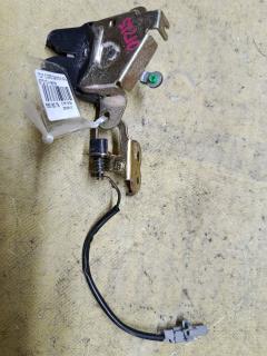 Замок крышки багажника на Toyota Corona Premio ST210 Фото 2