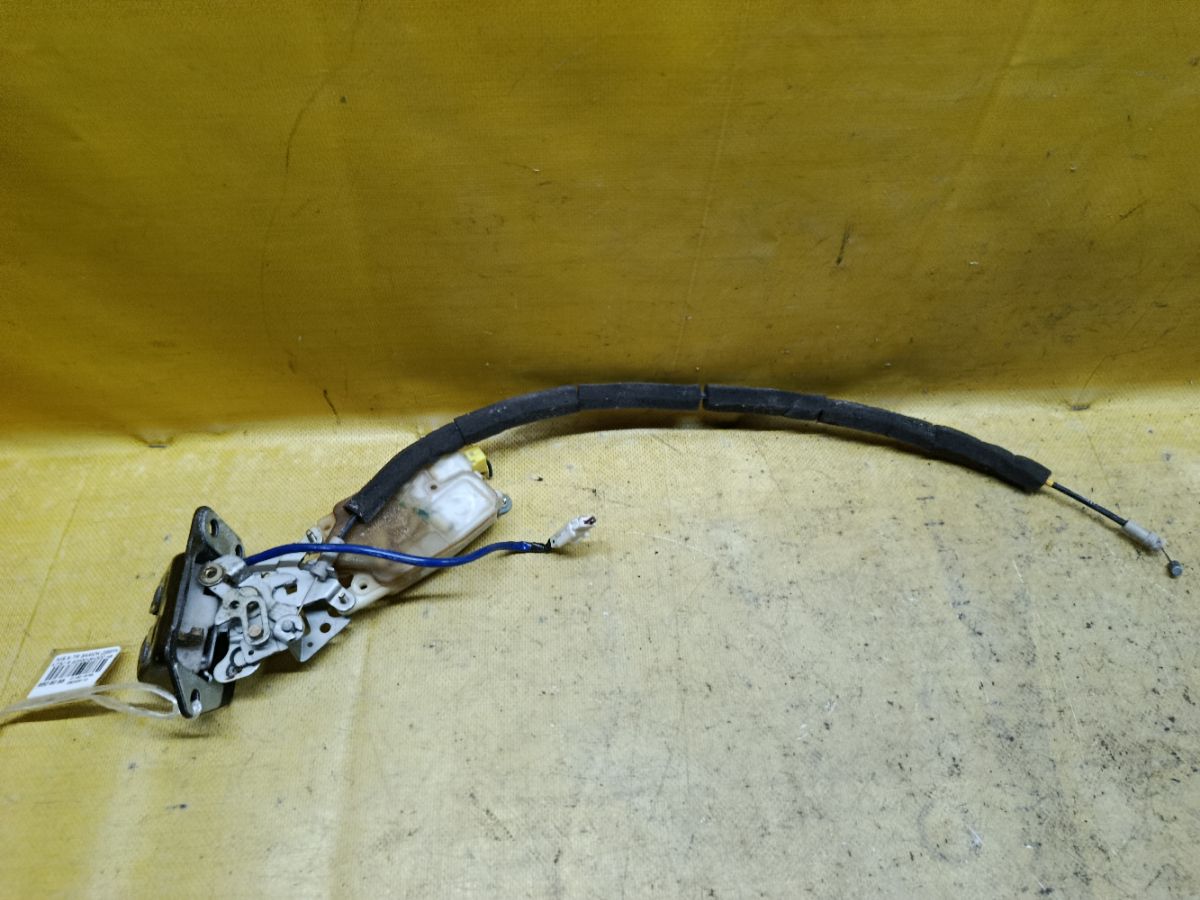 Замок двери 90550-8H300 на Nissan X-Trail NT30 Фото 1