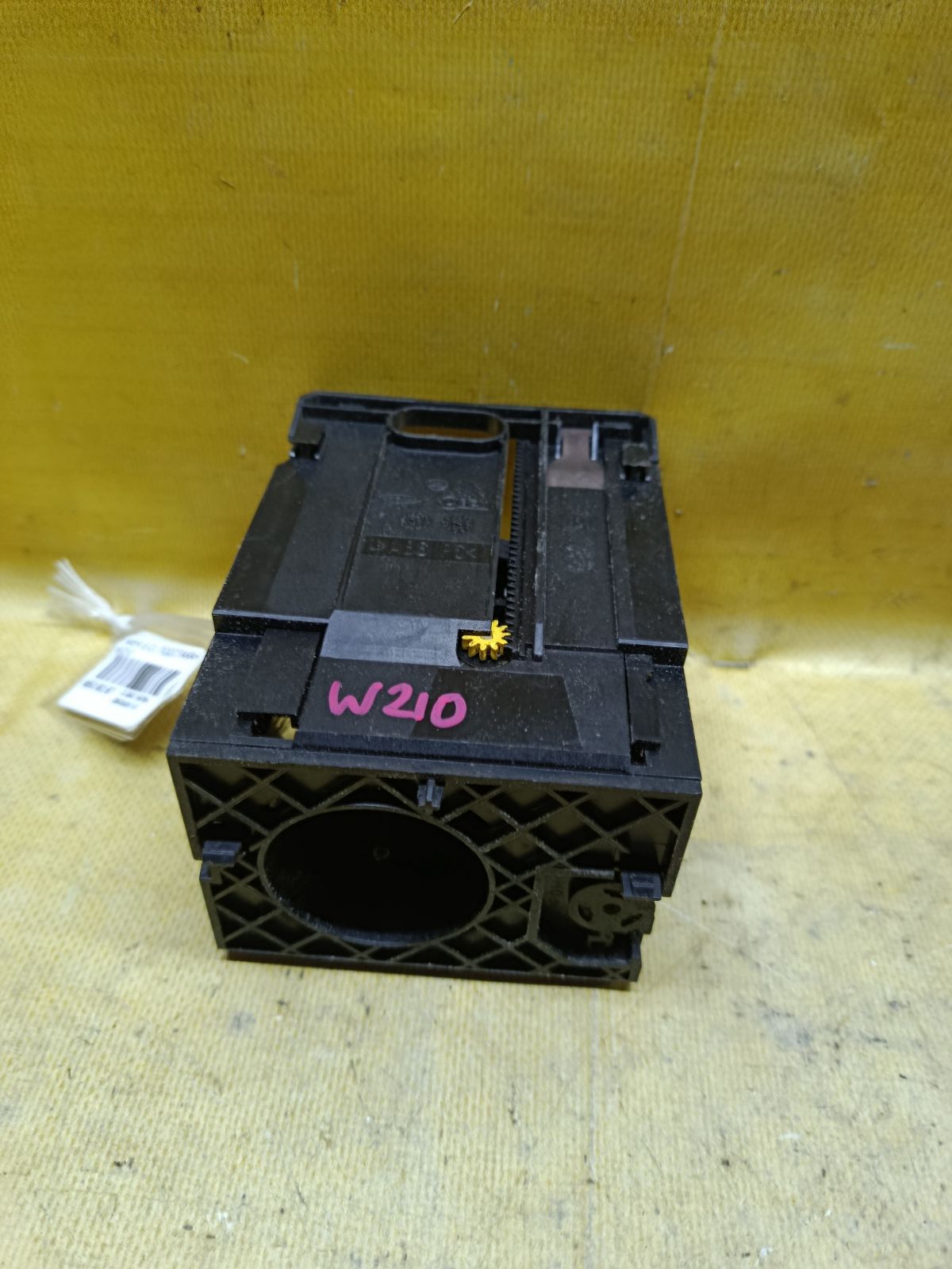 Подстаканник на Mercedes-Benz E-Class W210 Фото 3