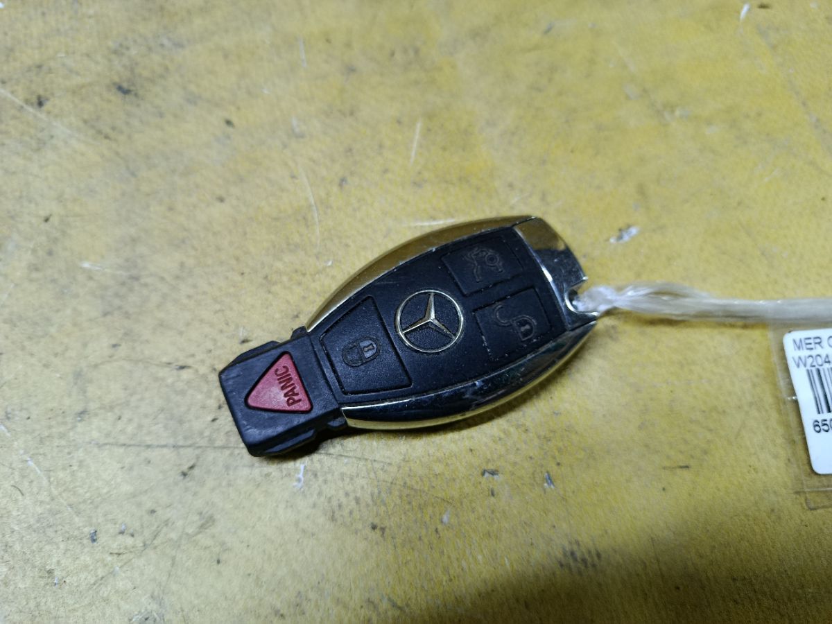 Чип-ключ на Mercedes-Benz C-Class W204 Фото 1