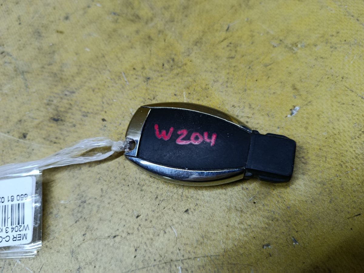 Чип-ключ на Mercedes-Benz C-Class W204 Фото 2