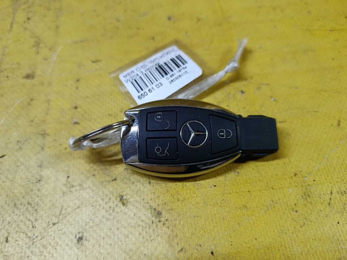 Чип-ключ на Mercedes-Benz C-Class W204 Фото 1
