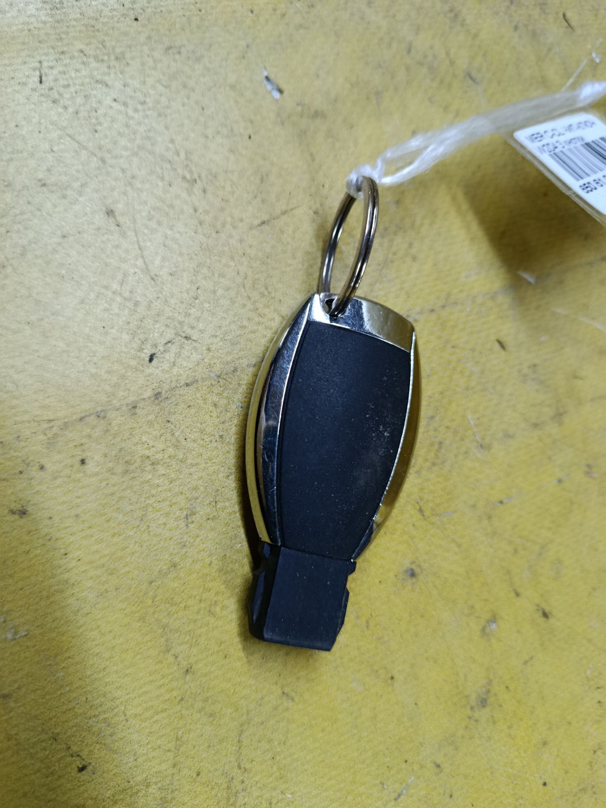 Чип-ключ на Mercedes-Benz C-Class W204 Фото 2