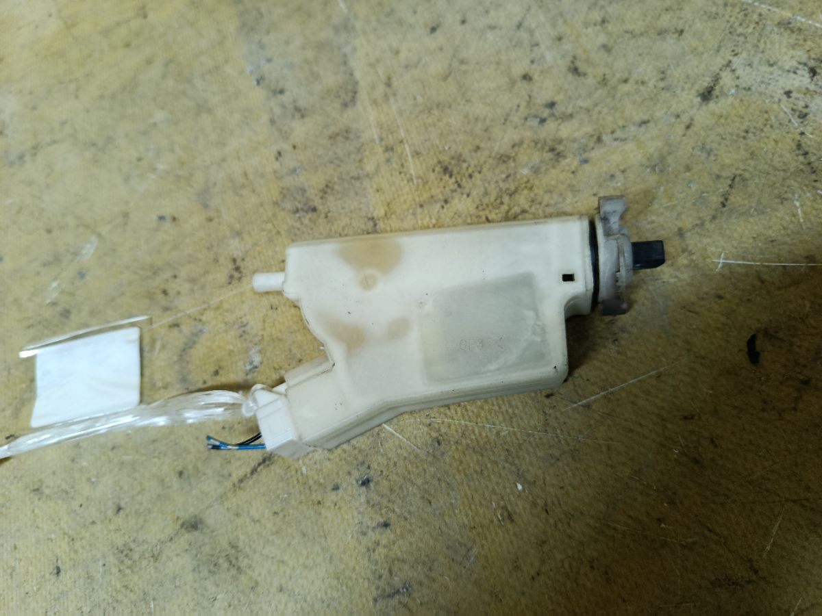 Замок крышки бензобака 78850-5Y70A, 78850-5Y700, 78850-5Y70B на Nissan Teana J32 VQ25DE Фото 2