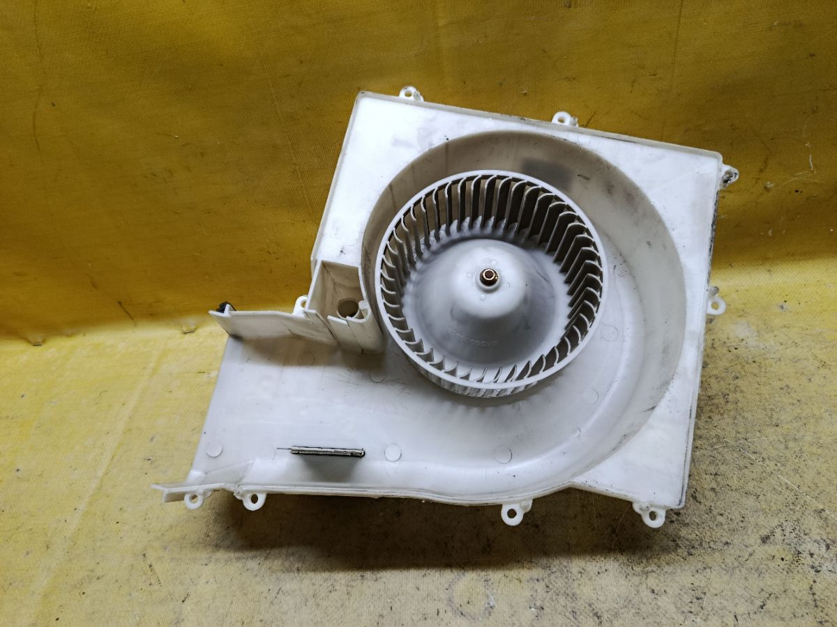 Мотор печки 27200-4M461 на Nissan Sunny FB15 Фото 3