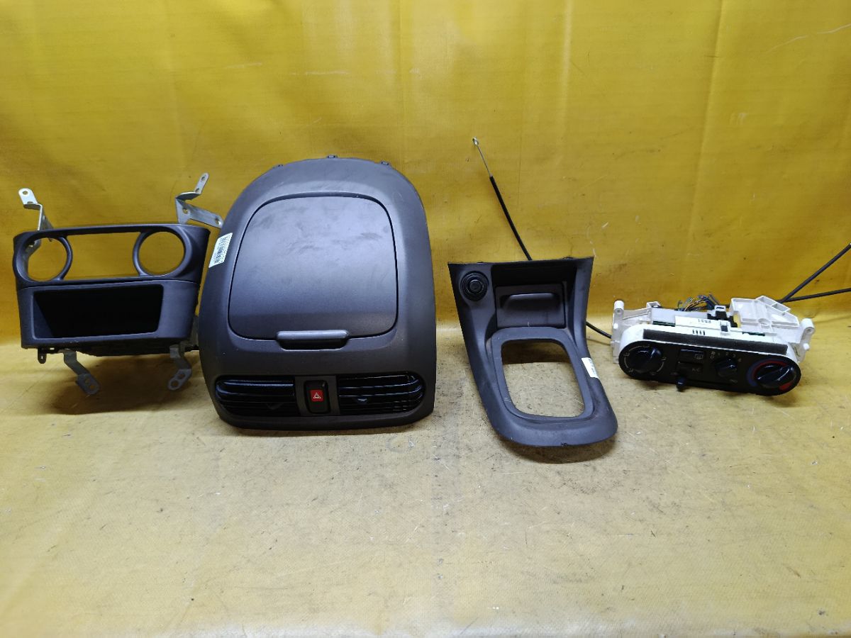 Блок управления климатконтроля на Nissan Sunny FB15 QG15DE Фото 1