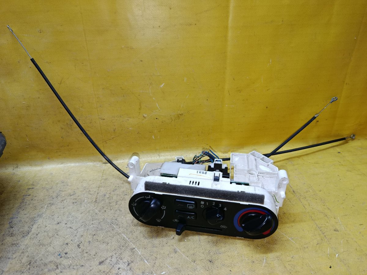 Блок управления климатконтроля на Nissan Sunny FB15 QG15DE Фото 6