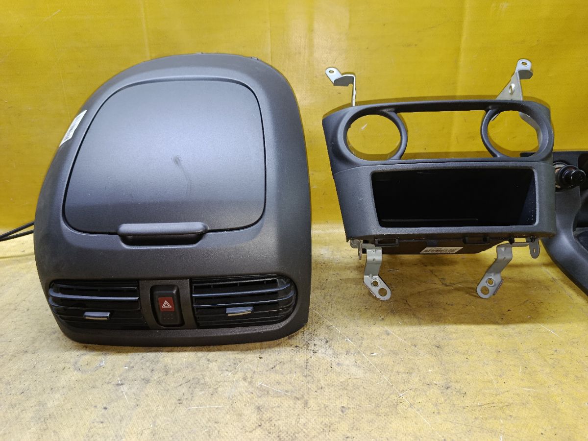 Блок управления климатконтроля на Nissan Sunny FB15 QG15DE Фото 3