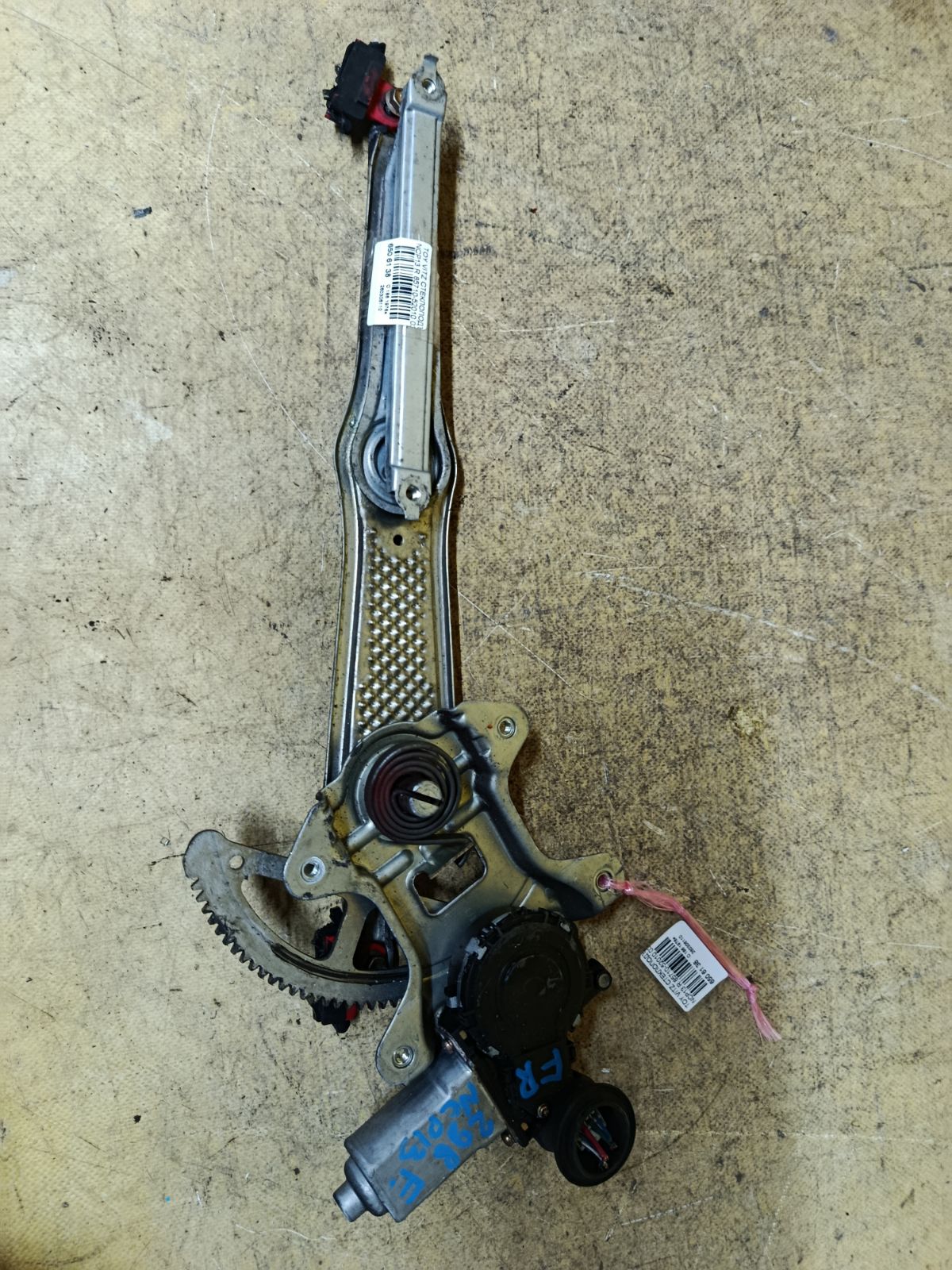 Стеклоподъемный механизм 85710-52010 на Toyota Vitz NCP13 Фото 1