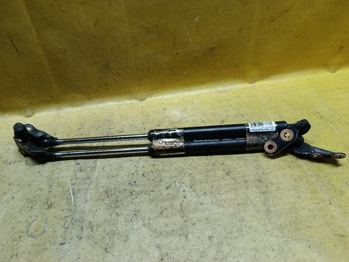 Амортизатор двери на Toyota Ipsum ACM21W Фото 1