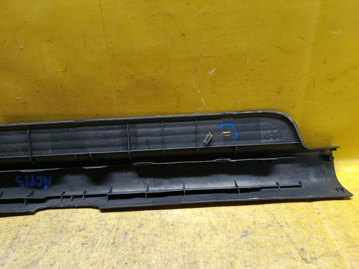 Накладка на порог салона 67911-52090, 67912-52090 на Toyota Vitz NCP13 Фото 5