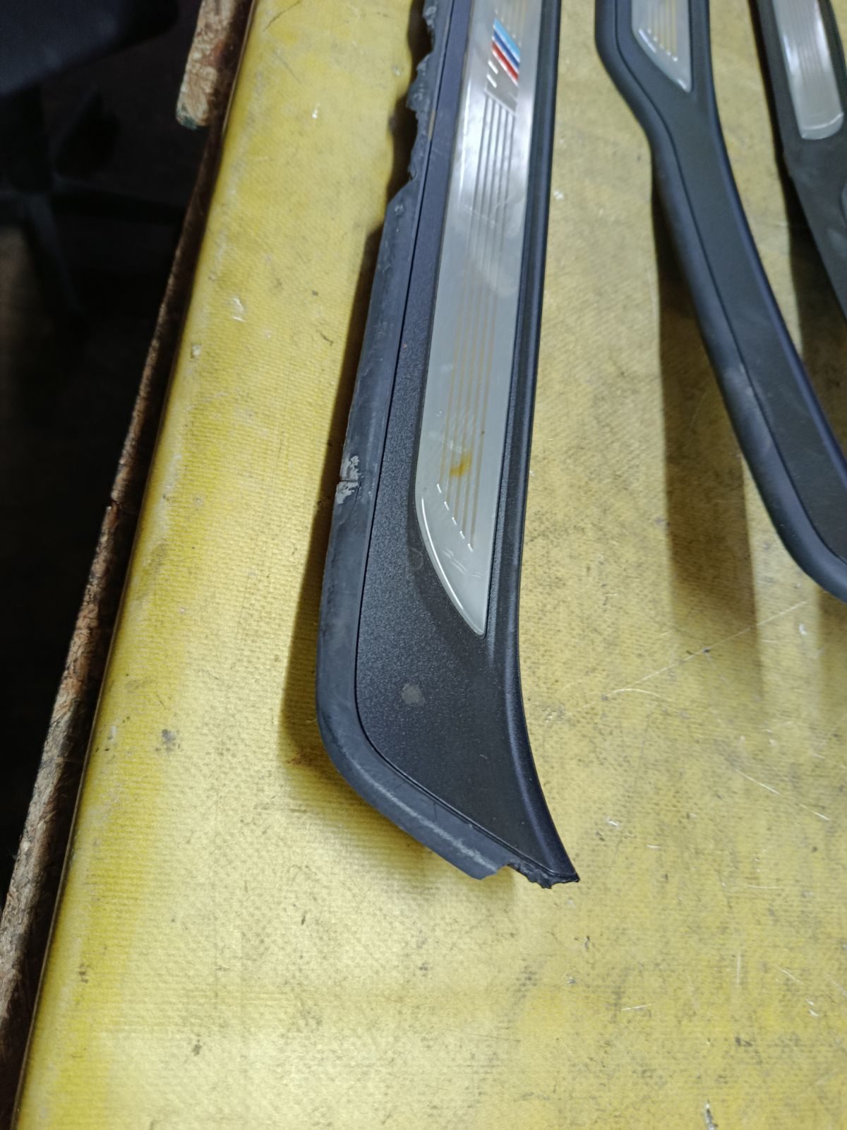 Накладка на порог салона 514779071549, 514779071539, 514779071599, 514779071609 на Bmw 3-Series E90 Фото 5