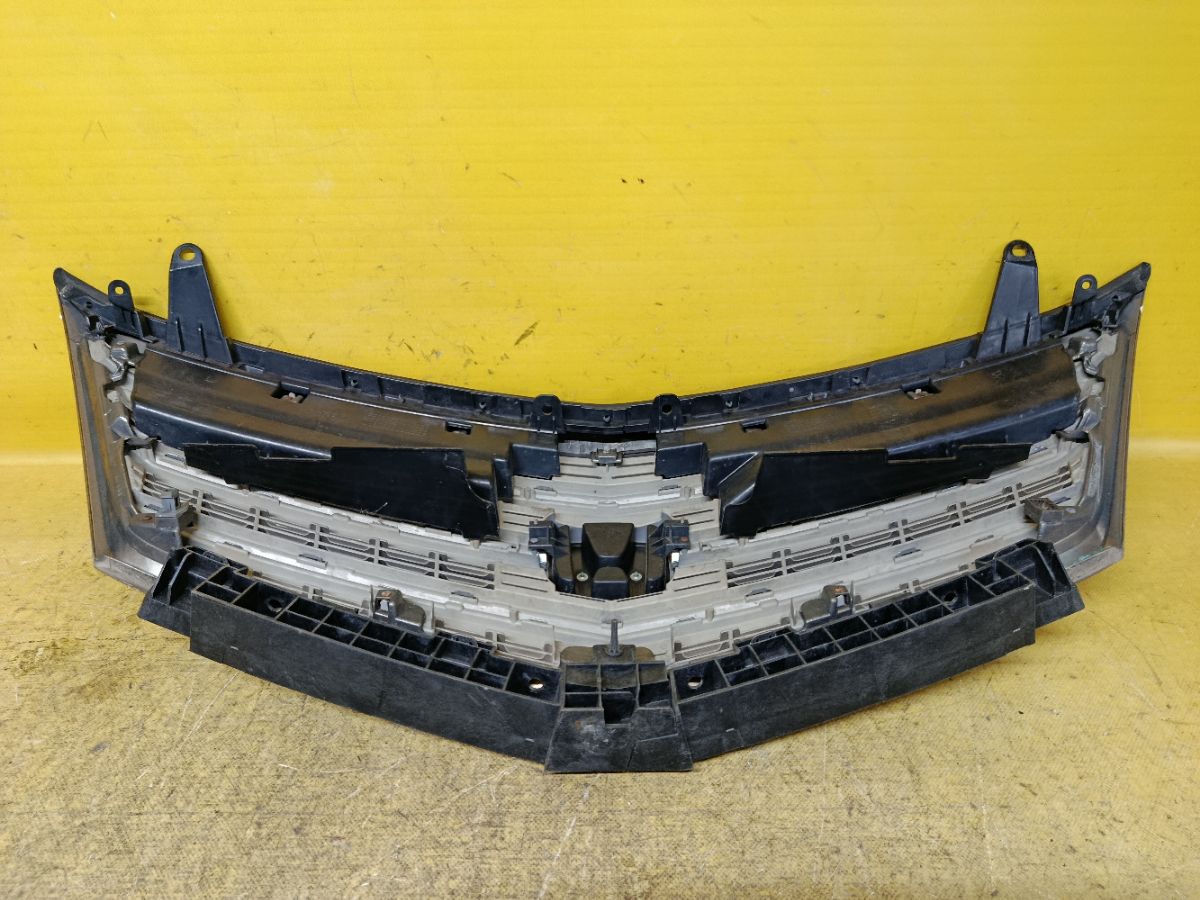 Решетка радиатора 71121-SYK-003, 71143-SYK-51 на Honda Elysion RR1 Фото 4