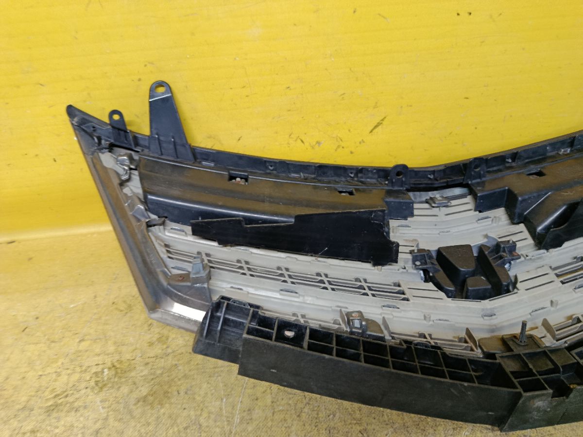 Решетка радиатора 71121-SYK-003, 71143-SYK-51 на Honda Elysion RR1 Фото 5