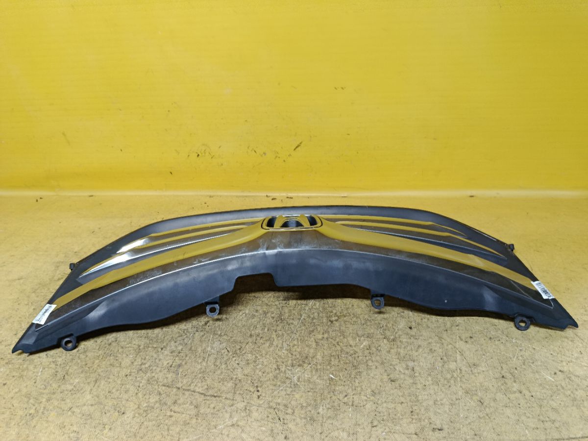 Решетка радиатора 71121-SYY-9010-M1 на Honda Freed GB4 Фото 2