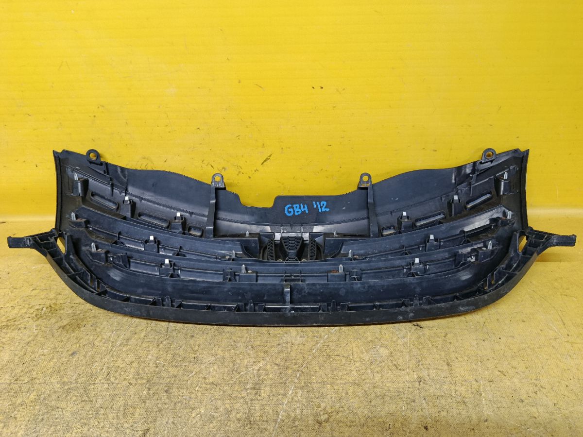 Решетка радиатора 71121-SYY-9010-M1 на Honda Freed GB4 Фото 4