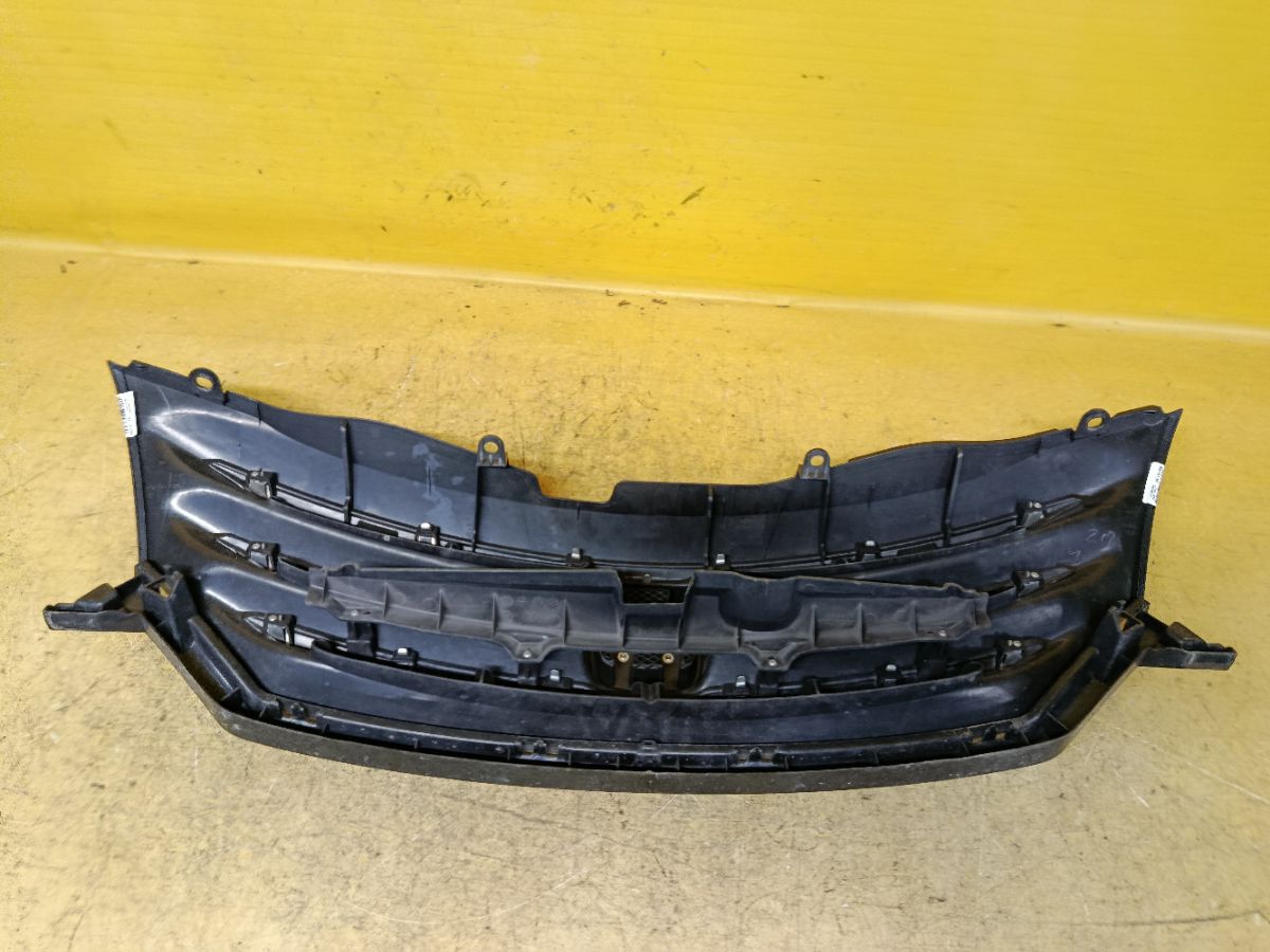 Решетка радиатора 71121-SYY-Z01-M1 на Honda Freed GB4 Фото 5