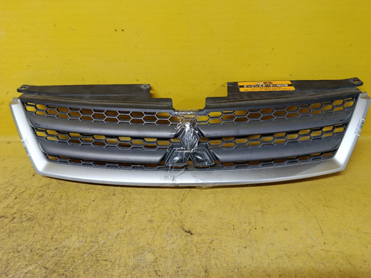 Решетка радиатора 7450A035 на Mitsubishi Outlander CW5W Фото 1