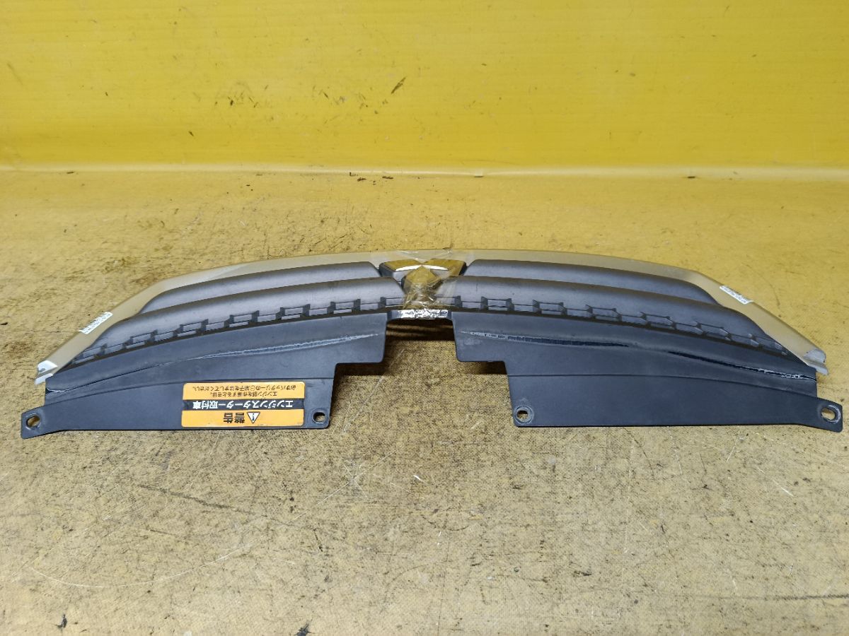 Решетка радиатора 7450A035 на Mitsubishi Outlander CW5W Фото 2