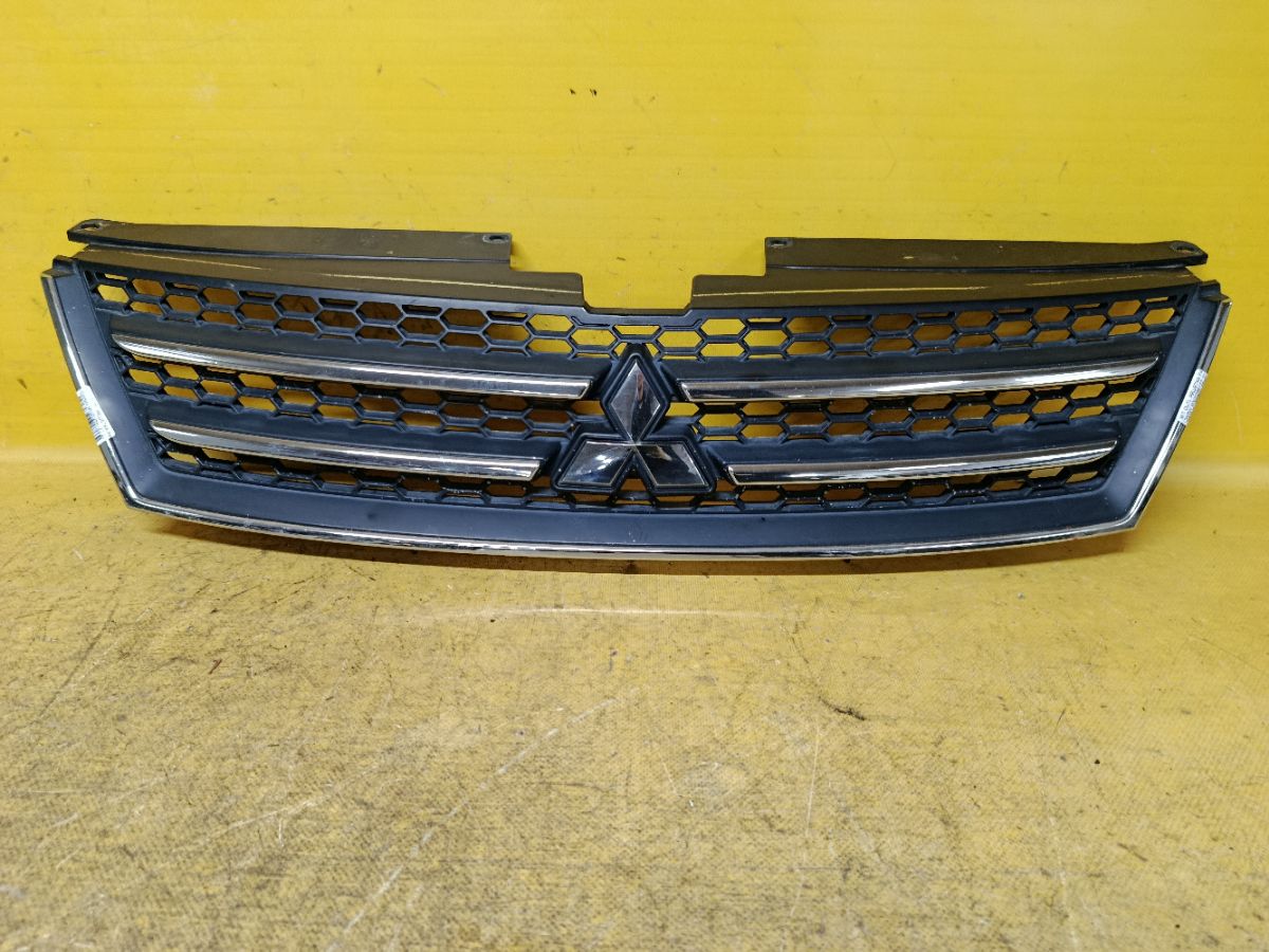 Решетка радиатора MN202661ZZ на Mitsubishi Outlander CW5W Фото 2