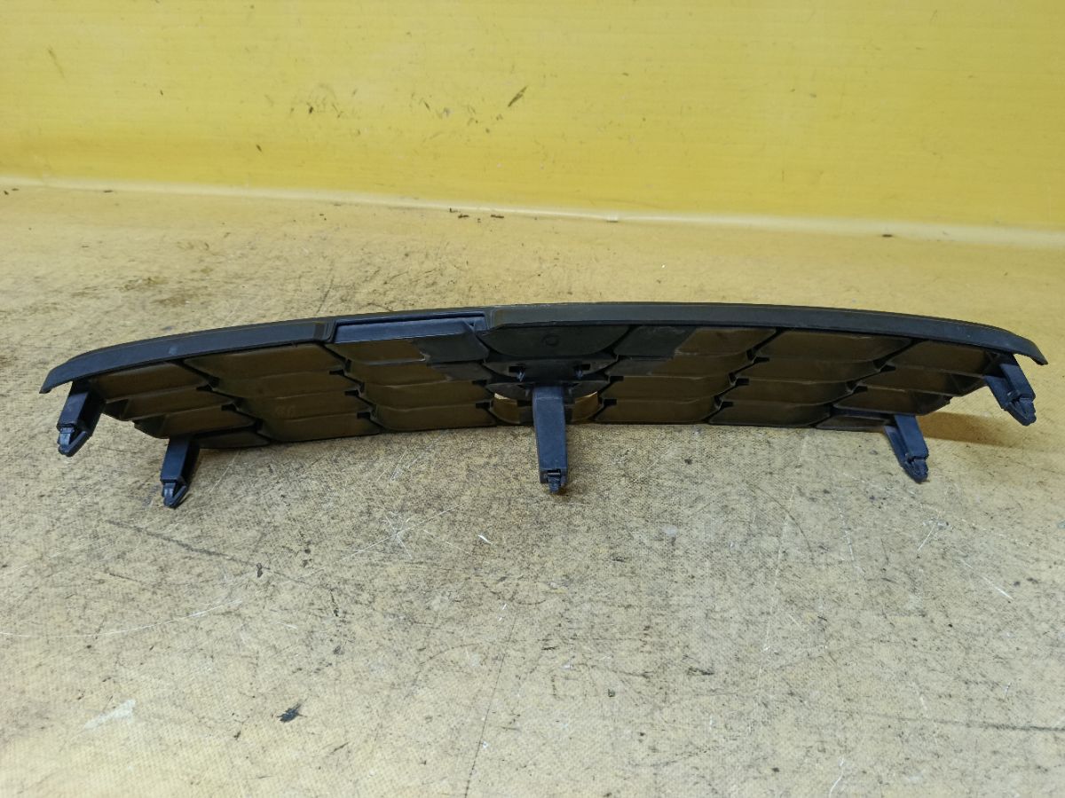 Решетка радиатора 62310-WA000 на Nissan Expert VNW11 Фото 2